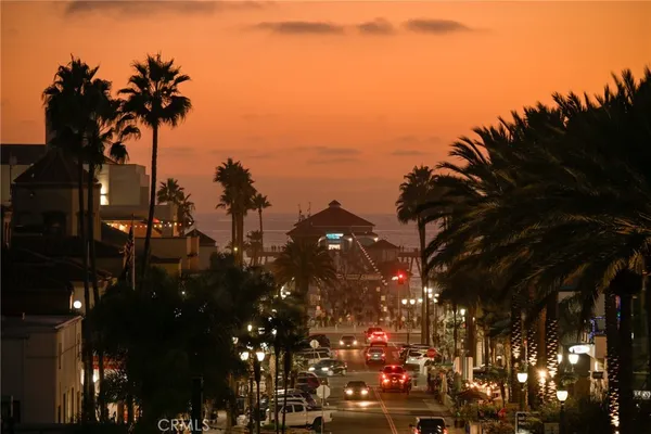 $2,088,000 | 414 Main Street, Unit 330, Huntington Beach, CA 92648