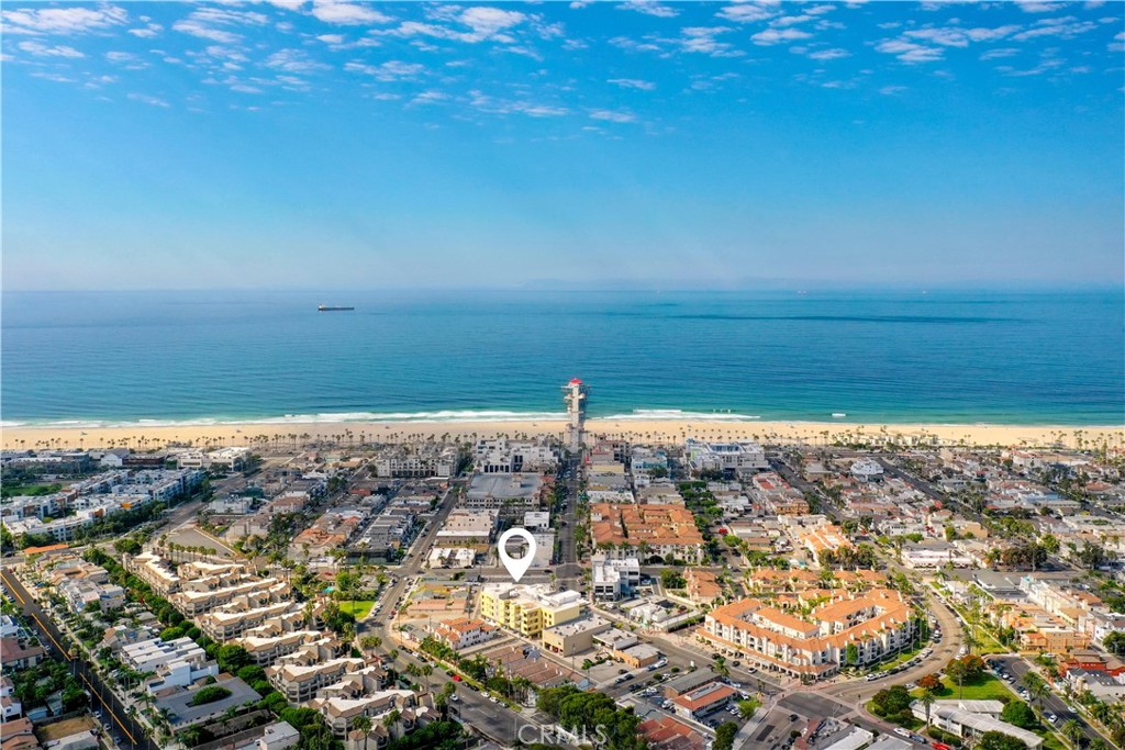 414 Main Street, Unit 330 Huntington Beach, CA 92648 - Photo 40 of 42 a view of city and ocean