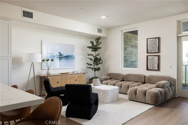 $2,088,000 | 414 Main Street, Unit 330, Huntington Beach, CA 92648