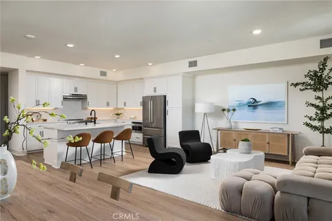 $2,088,000 | 414 Main Street, Unit 330, Huntington Beach, CA 92648