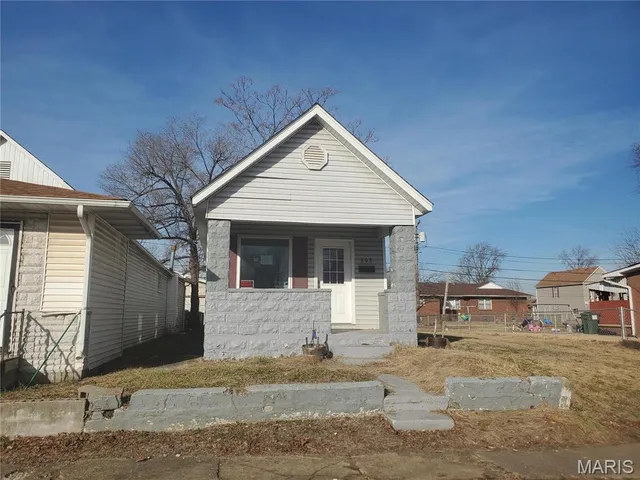 $47,500 | 805 Iowa Street, Madison, IL 62060