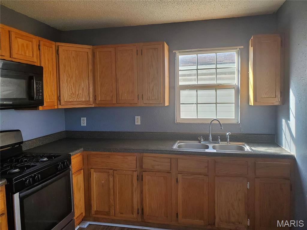 805 Iowa Street Madison, IL 62060 - Photo 10 of 27