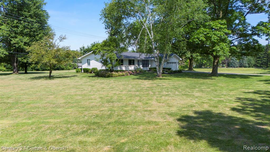 21651 Currie Road Northville, MI 48167 - Photo 2 of 52 Gallery Image 2