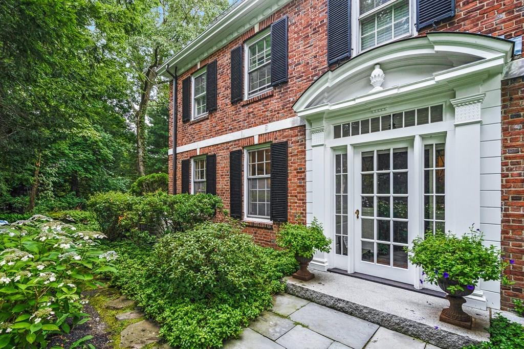 36 Edmunds Road Wellesley, MA 02481 - Photo 1 of 34