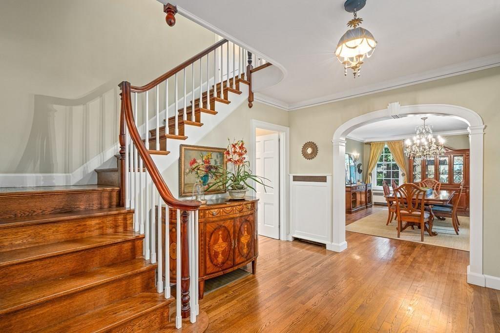36 Edmunds Road Wellesley, MA 02481 - Photo 4 of 34