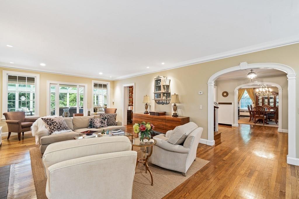 36 Edmunds Road Wellesley, MA 02481 - Photo 8 of 34