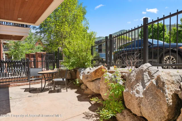 $215,000 | 415 East Dean St Unit 44 Week 26 Street, Aspen, CO 81611