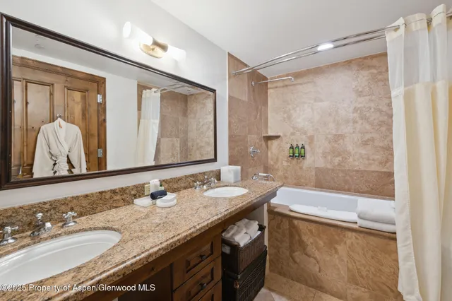 $215,000 | 415 East Dean St Unit 44 Week 26 Street, Aspen, CO 81611