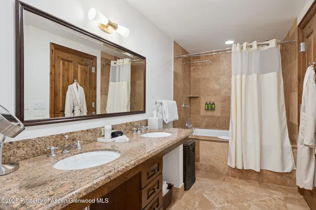 $215,000 | 415 East Dean St Unit 44 Week 26 Street, Aspen, CO 81611