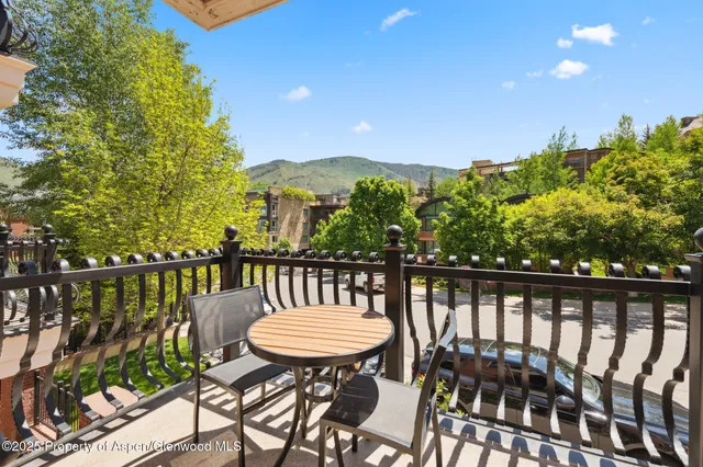 $215,000 | 415 East Dean St Unit 44 Week 26 Street, Aspen, CO 81611