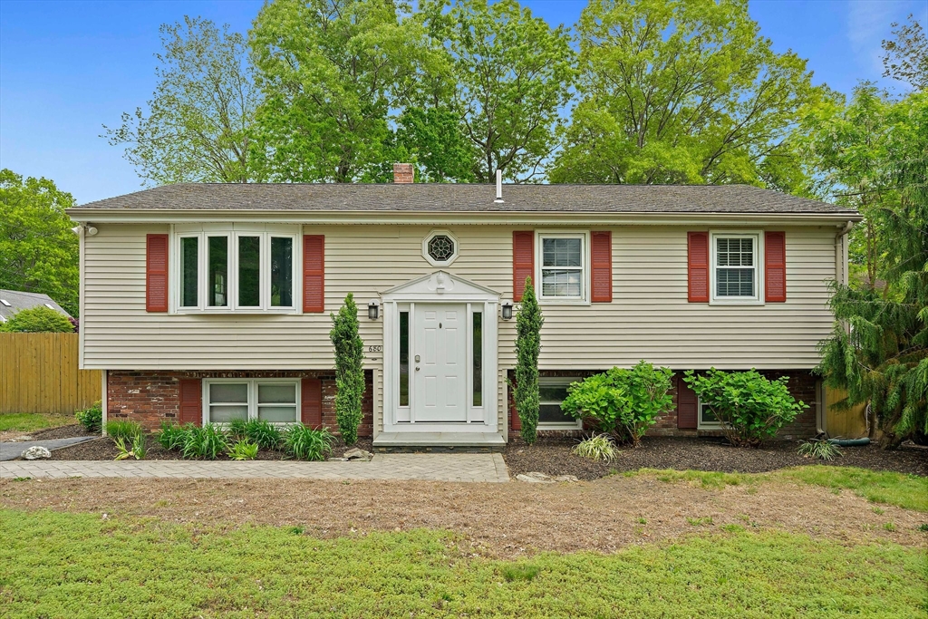 680 Old Warren Road Swansea, MA 02777 - Photo 1 of 24 Gallery Image 1