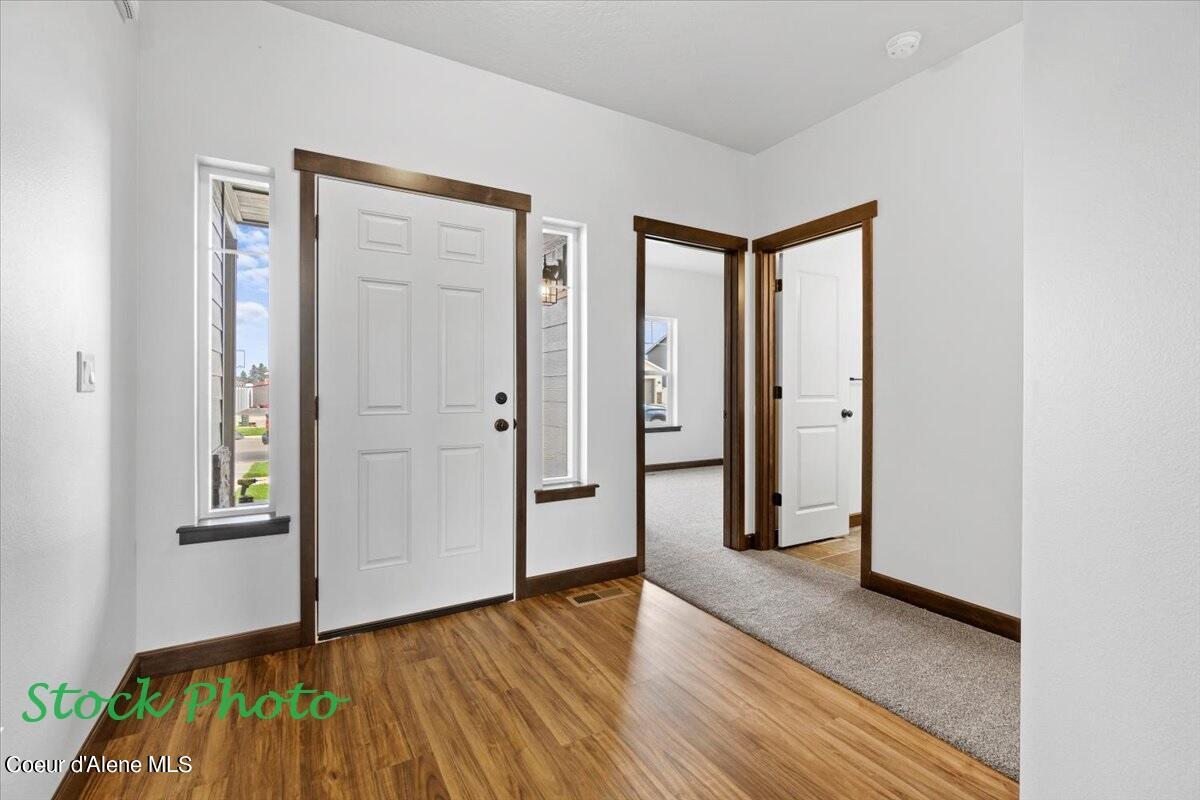 1124 Jersey Street Sandpoint, ID 83864 - Photo 3 of 38 Entry