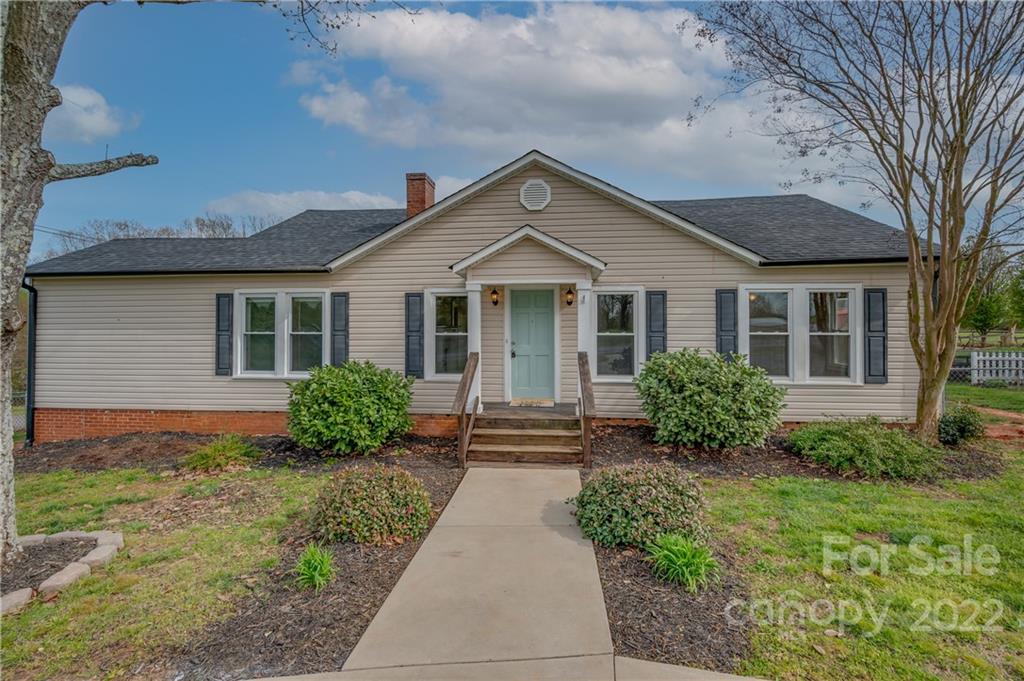 184 Hollis Road Ellenboro, NC 28040 - Photo 1 of 26 Gallery Image 1