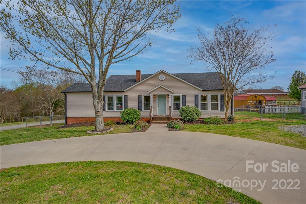 184 Hollis Road Ellenboro, NC 28040 - Photo 2 of 26 Gallery Image 2