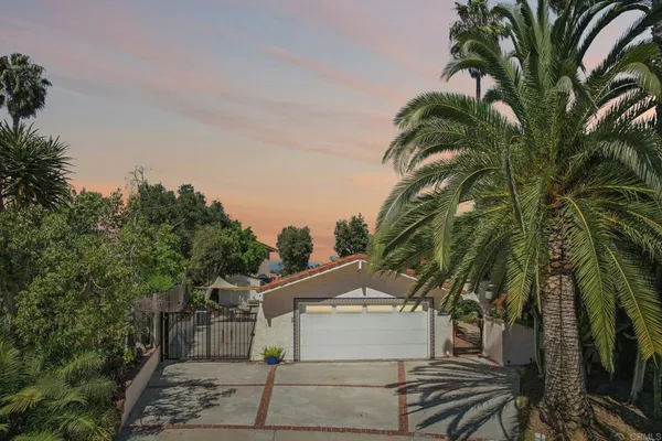 $935,000 | 1092 Hidden Vale Drive, Vista, CA 92081