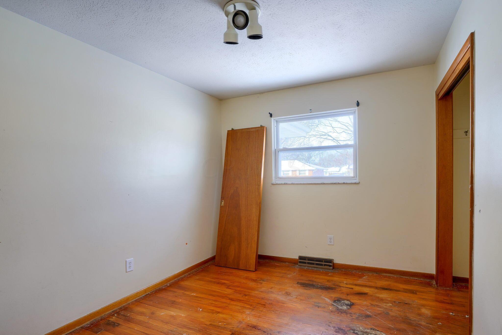 5274 Hazelwood Road Columbus, OH 43229 - Photo 27 of 40 5274 Hazelwood Rd (14)