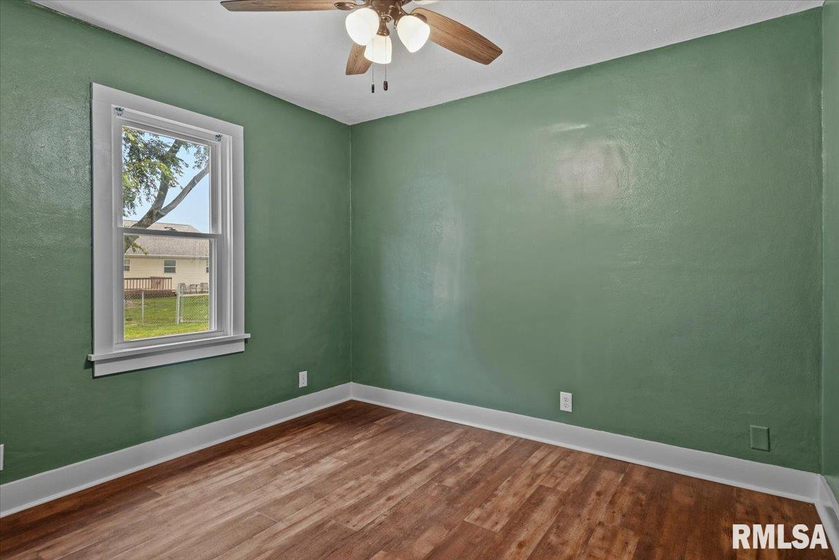 806 9th Street Pawnee, IL 62558 - Photo 20 of 36