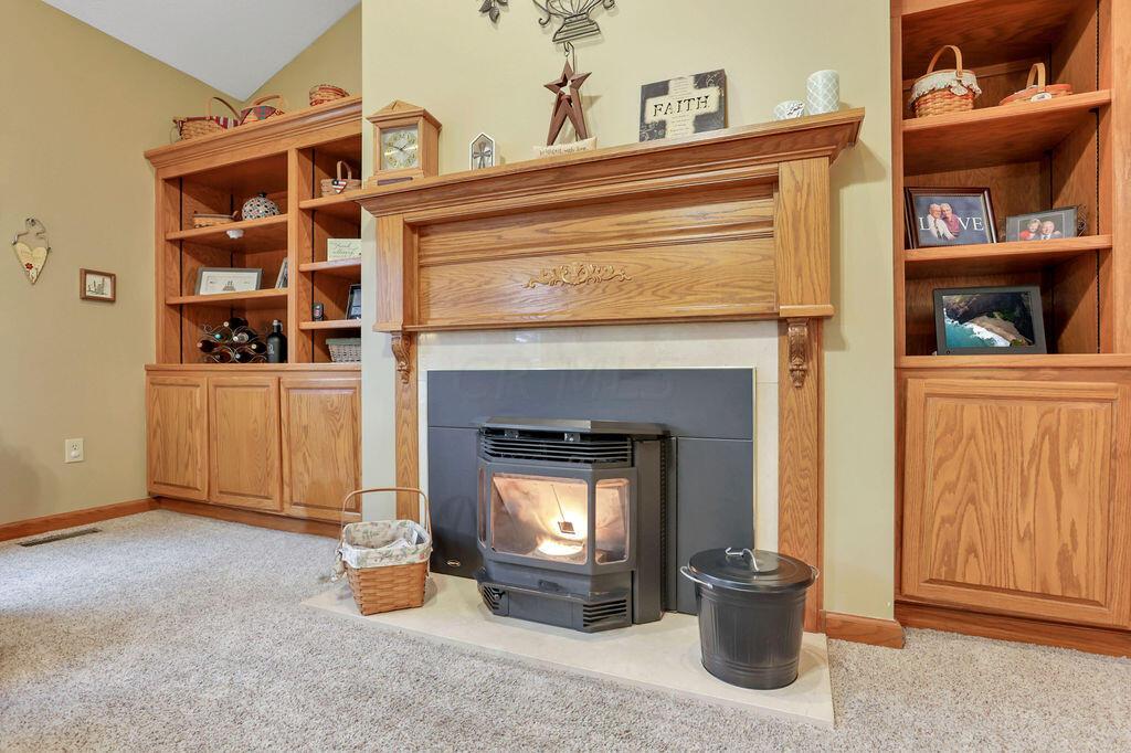 2913 Blacklick Road Northwest Baltimore, OH 43105 - Photo 16 of 75 Great Room