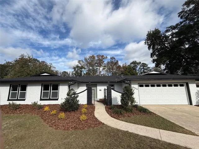 $450,000 | 8424 Northwest 4th Place, Gainesville, FL 32607