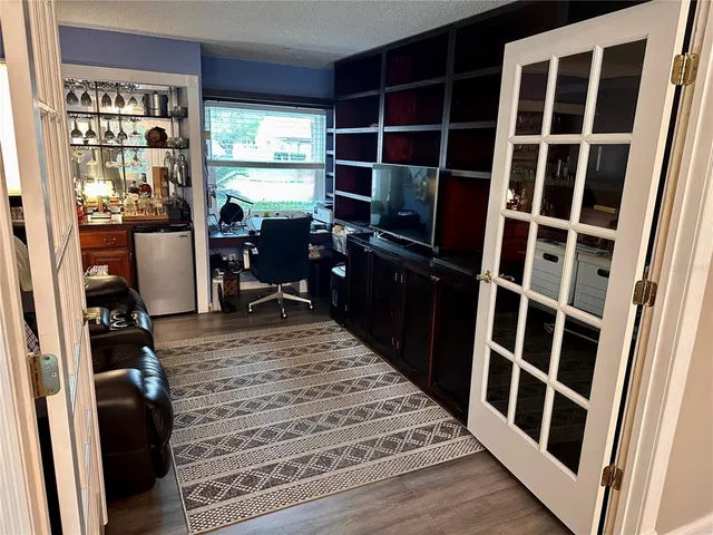 $650,000 | 559 Quintana Place Northeast, St. Petersburg, FL 33703