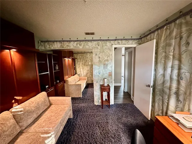 $650,000 | 559 Quintana Place Northeast, St. Petersburg, FL 33703