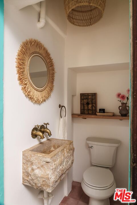 2414 4th Avenue Los Angeles, CA 90018 - Photo 32 of 39 Gallery Image 32