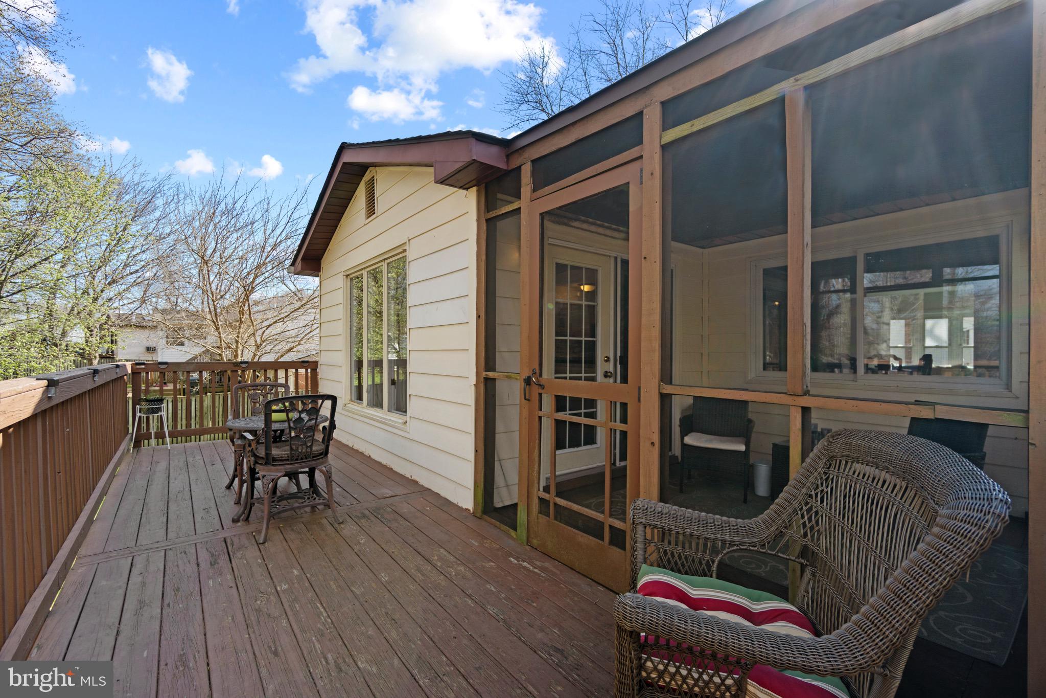 13819 Delaney Road Woodbridge, VA 22193 - Photo 32 of 38 Screened Porch/Deck