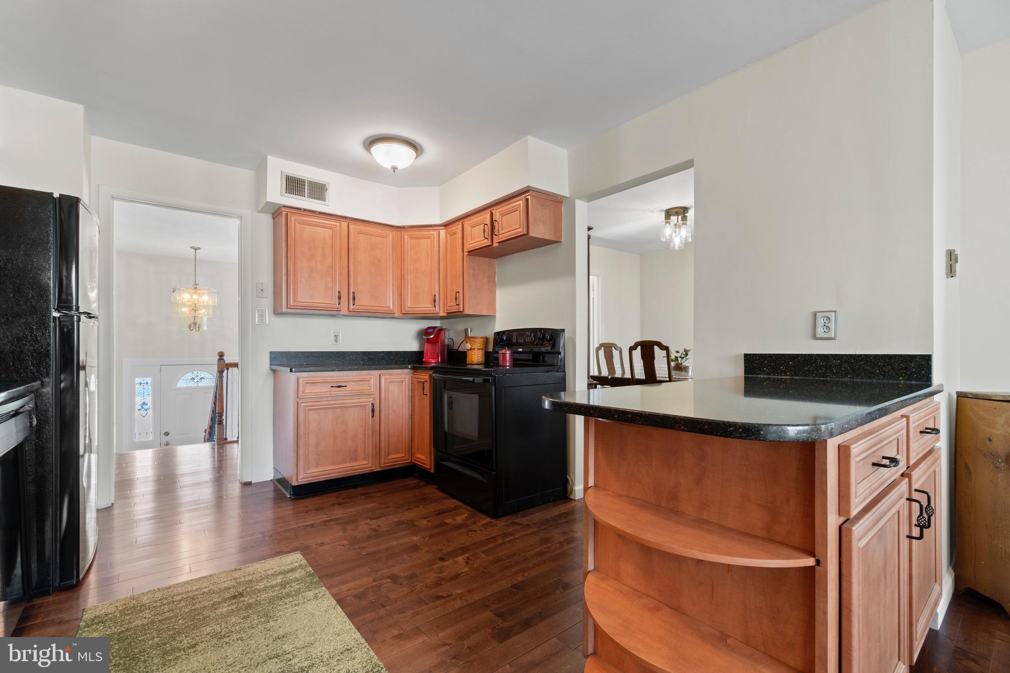 13819 Delaney Road Woodbridge, VA 22193 - Photo 8 of 38 Kitchen