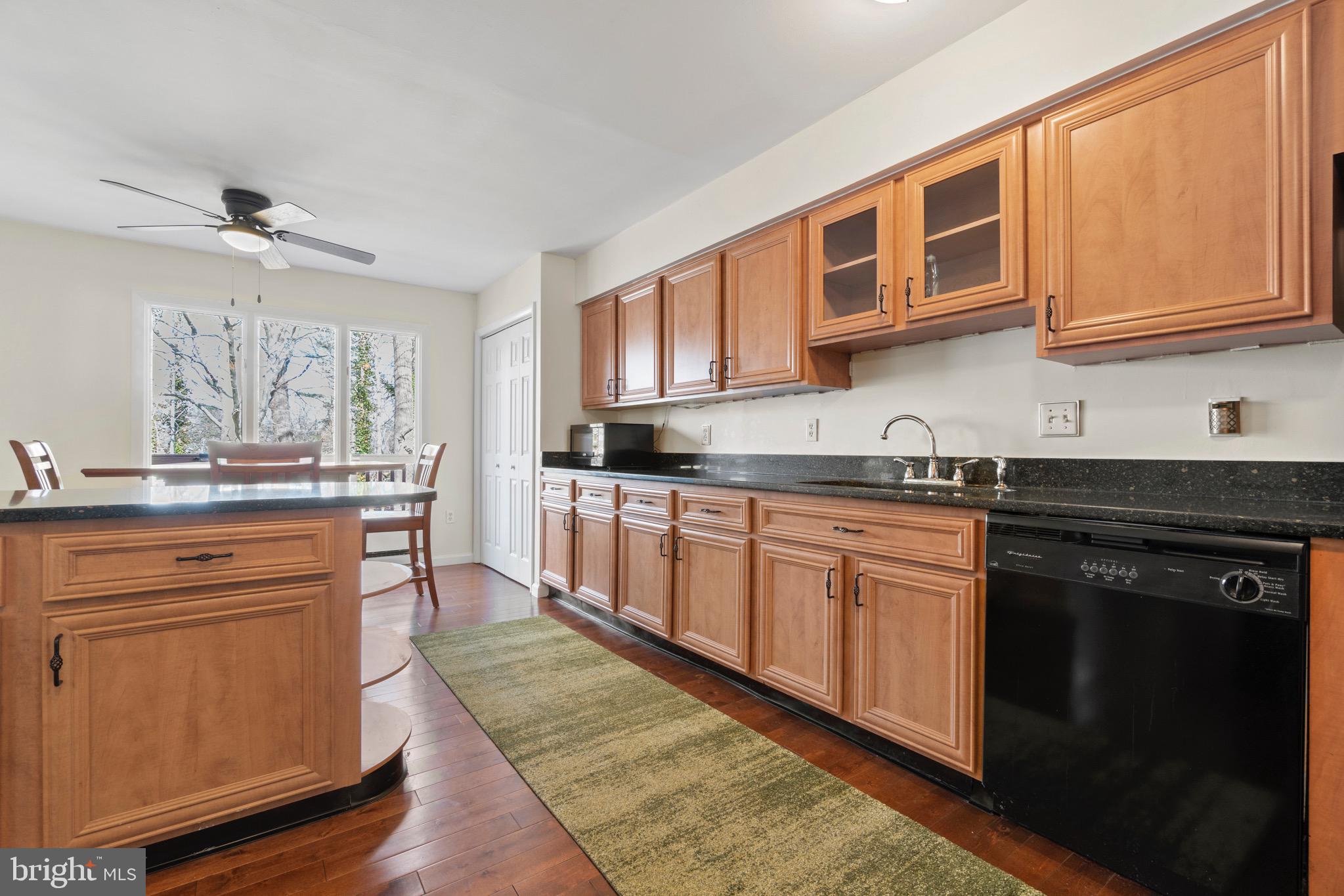 13819 Delaney Road Woodbridge, VA 22193 - Photo 9 of 38 Kitchen
