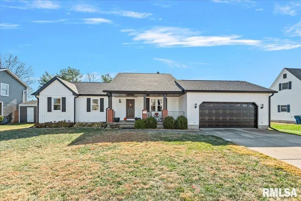 $346,000 | 528 Mallard Drive, Chatham, IL 62629