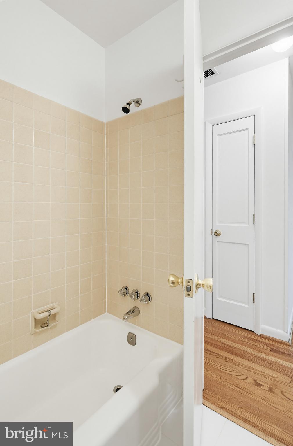 504 Waterford Road Silver Spring, MD 20901 - Photo 29 of 61 Full bath in hall