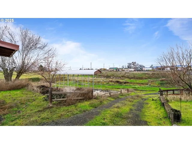 $350,000 | 85576 Highway 11, Milton Freewater, OR 97862