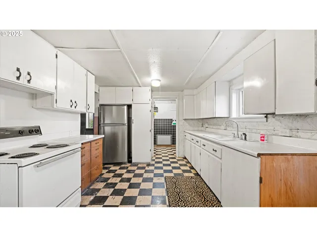 $350,000 | 85576 Highway 11, Milton Freewater, OR 97862