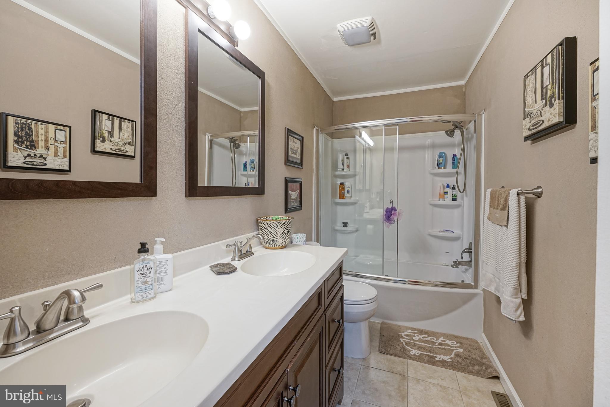 9 Chesterfield Road Sewell, NJ 08080 - Photo 38 of 40