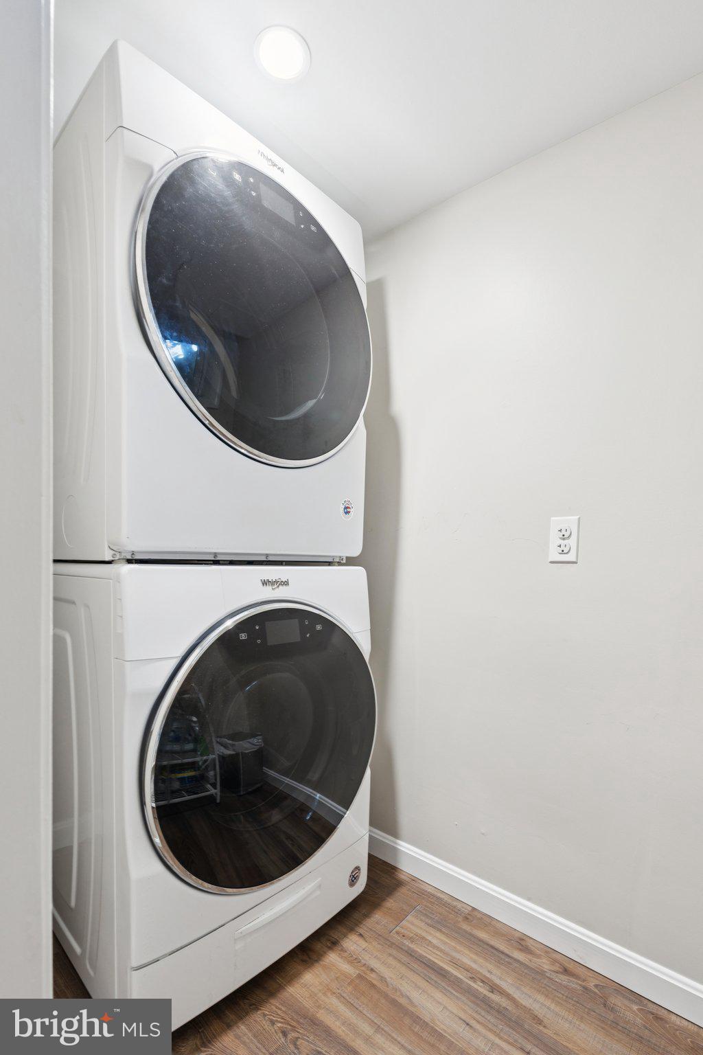 3666 Military Road Arlington, VA 22207 - Photo 40 of 69 a utility room with dryer and washer