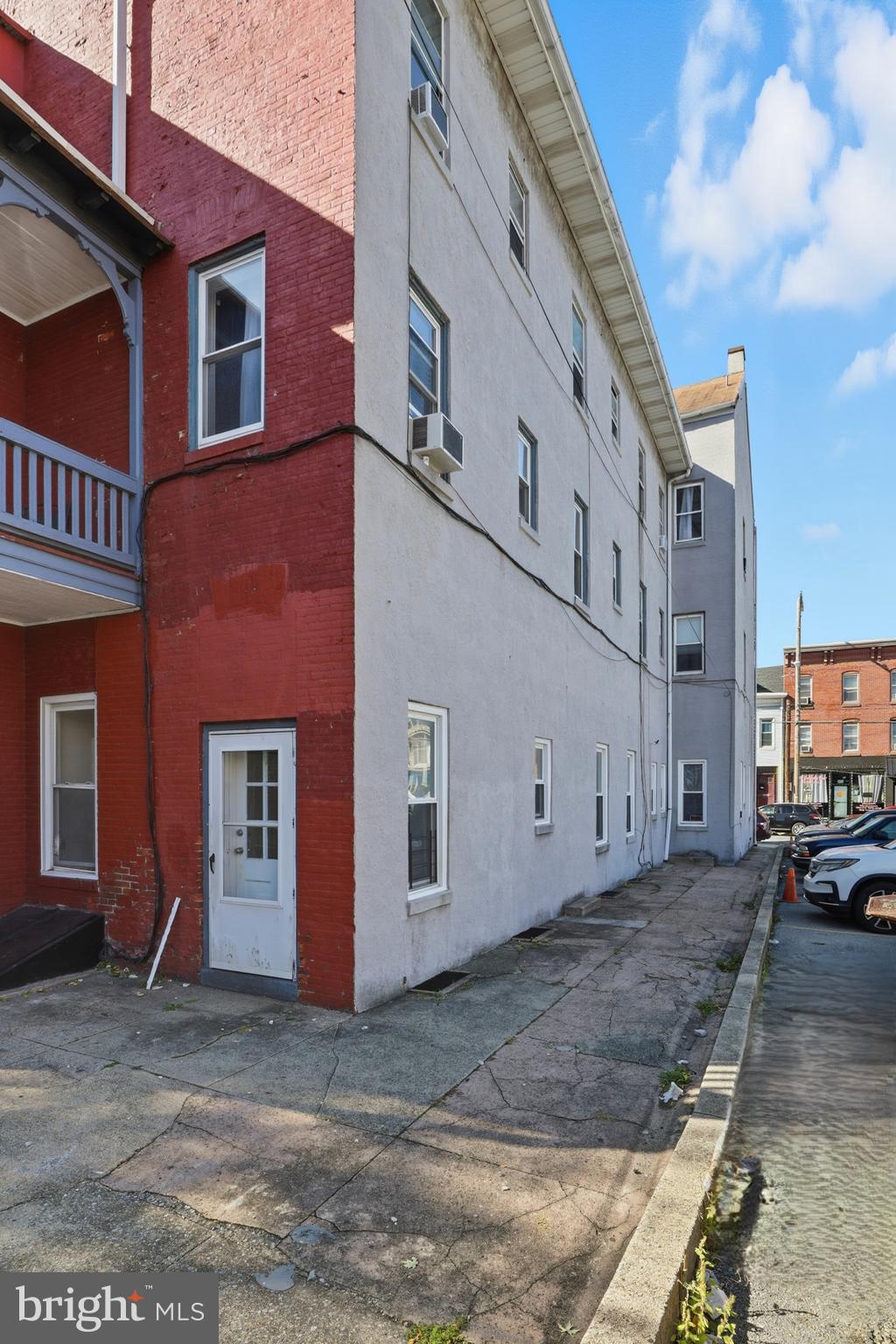 831 North 10th Street Reading, PA 19604 - Photo 9 of 33 a view of a building with a street