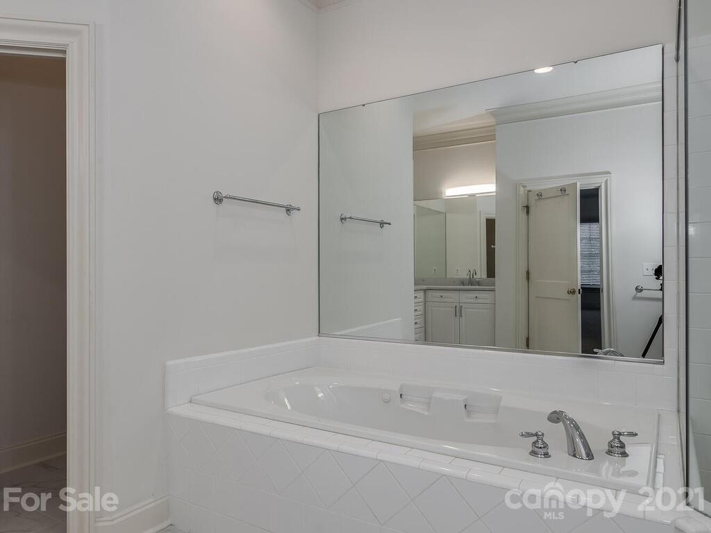 1400 Sterling Road Charlotte, NC 28209 - Photo 18 of 25 Gallery Image 18