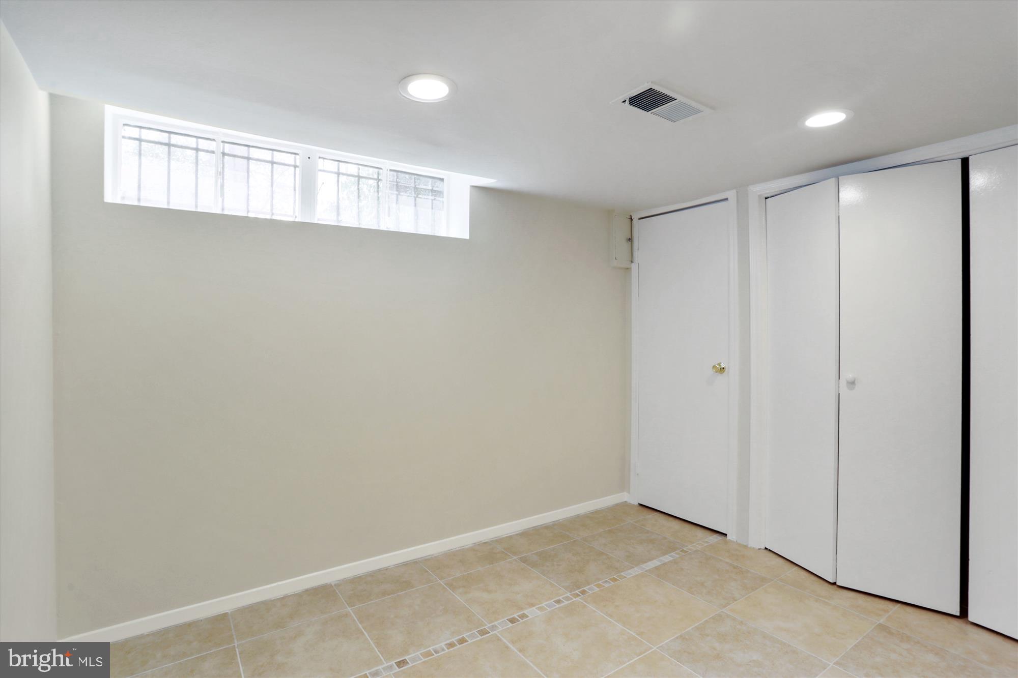 3909 Woodlawn Road Chevy Chase, MD 20815 - Photo 23 of 54 a view of an empty room