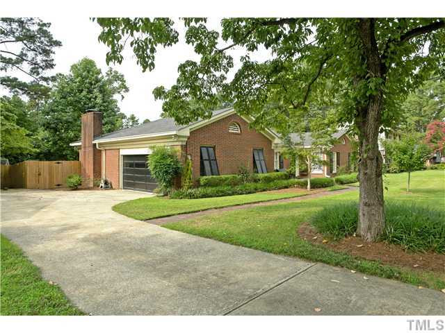 4301 Boxwood Road Raleigh, NC 27612 - Photo 3 of 18 Photo 3