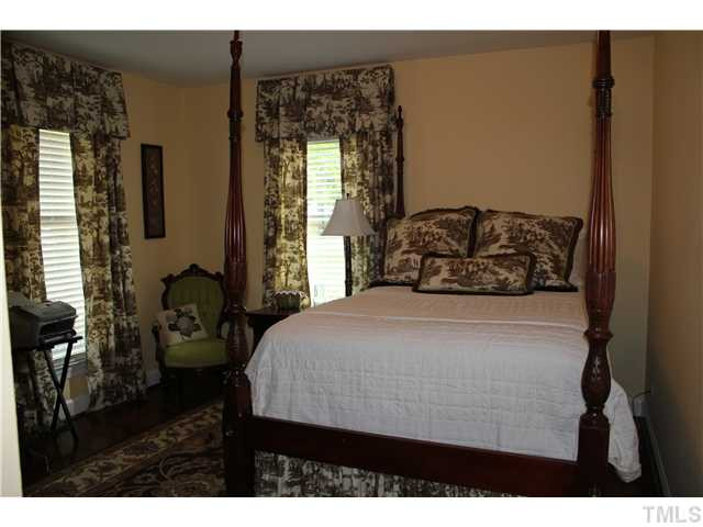 4301 Boxwood Road Raleigh, NC 27612 - Photo 10 of 18 Guest Bedroom