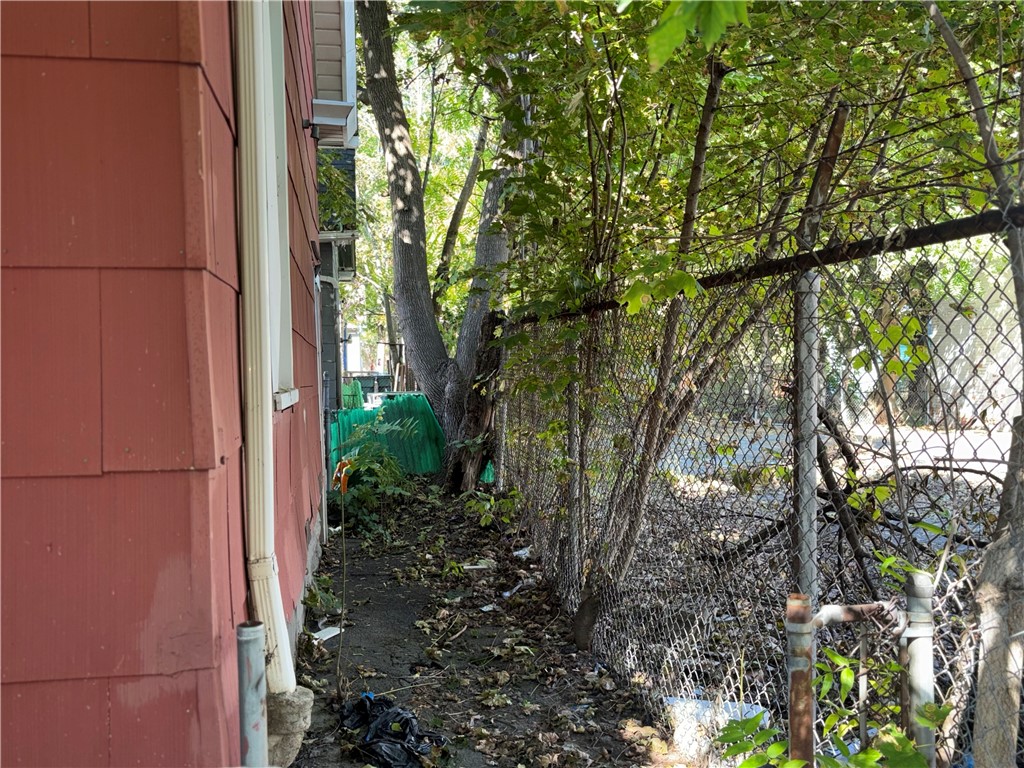 28 Cedar Street Rochester, NY 14611 - Photo 3 of 14 Back of house