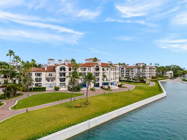 $4,500,000 | 2245 Fisher Island Drive, Unit 3405, Miami Beach, FL 33109