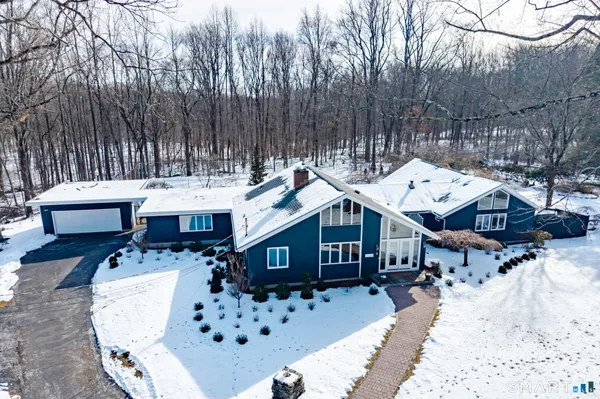 $1,099,000 | 5 Mohawk Lane, Woodbridge, CT 06525