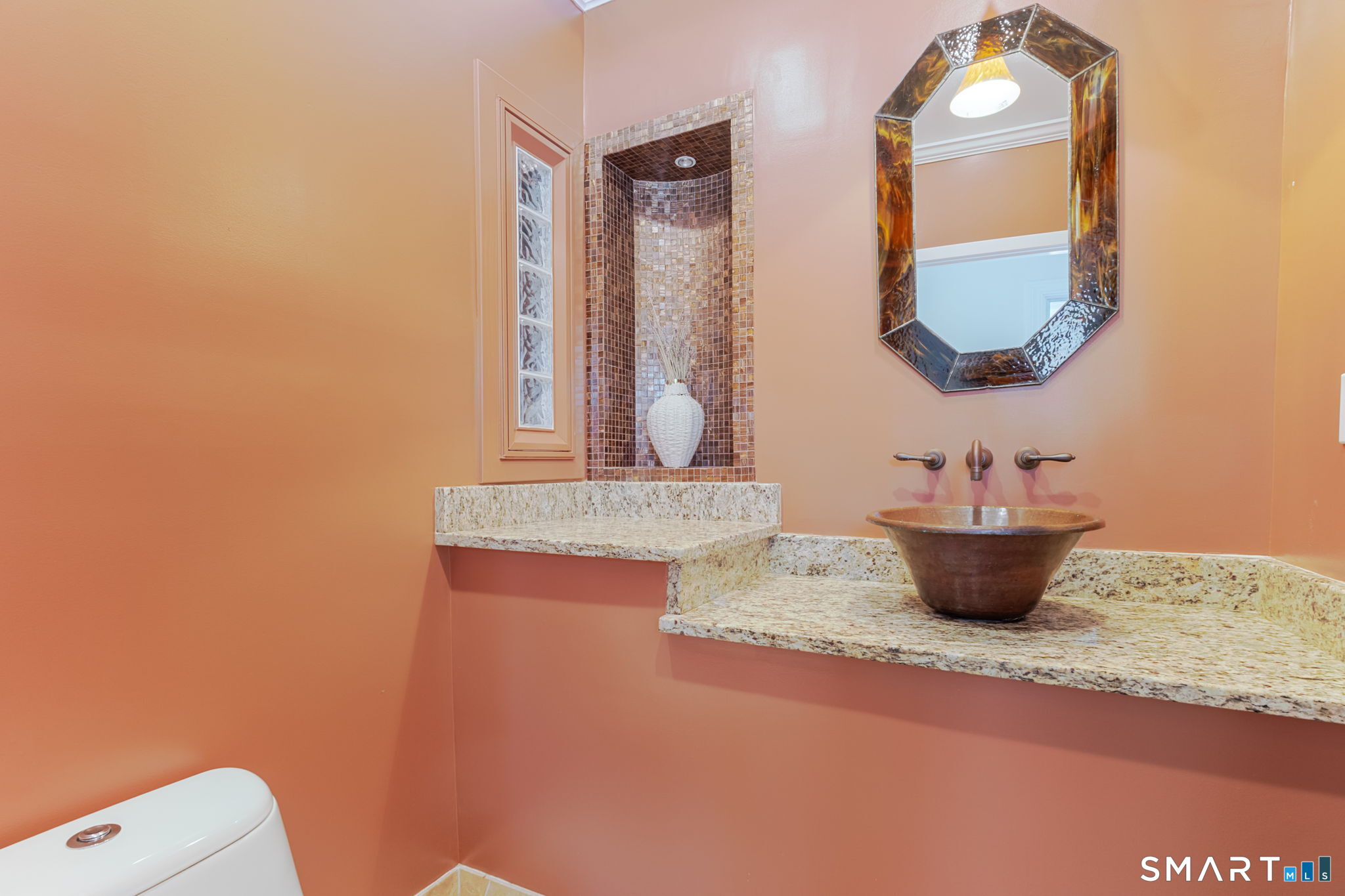 5 Mohawk Lane Woodbridge, CT 06525 - Photo 20 of 48 POWDER ROOM