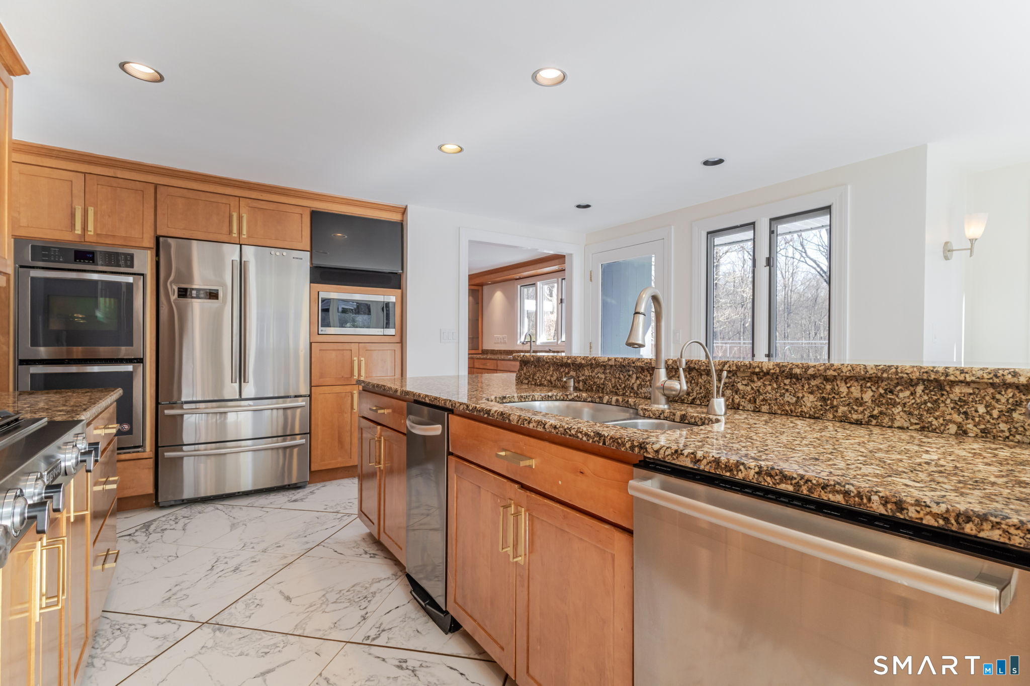 5 Mohawk Lane Woodbridge, CT 06525 - Photo 21 of 48 KITCHEN
