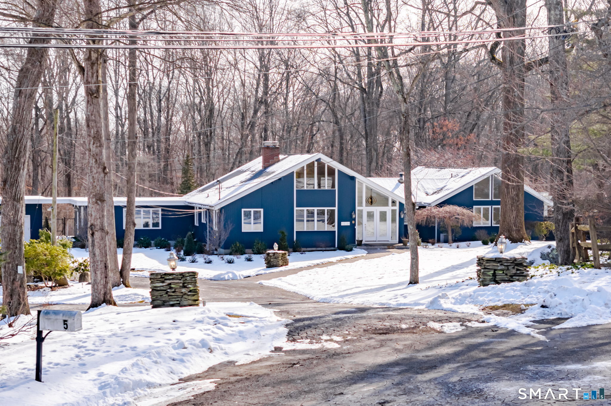 5 Mohawk Lane Woodbridge, CT 06525 - Photo 3 of 48