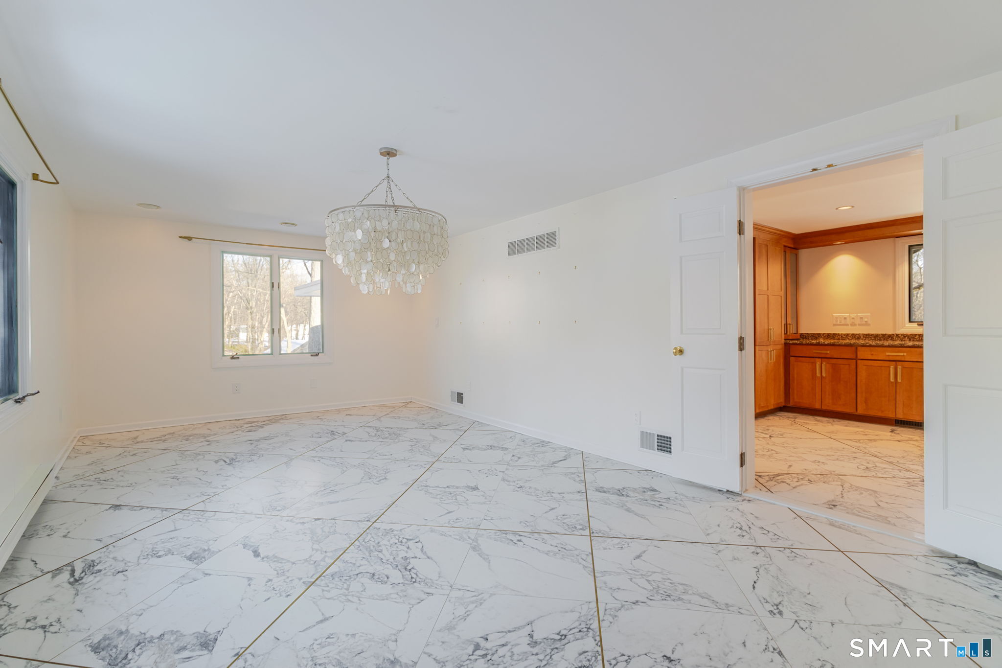 5 Mohawk Lane Woodbridge, CT 06525 - Photo 31 of 48 DINING ROOM
