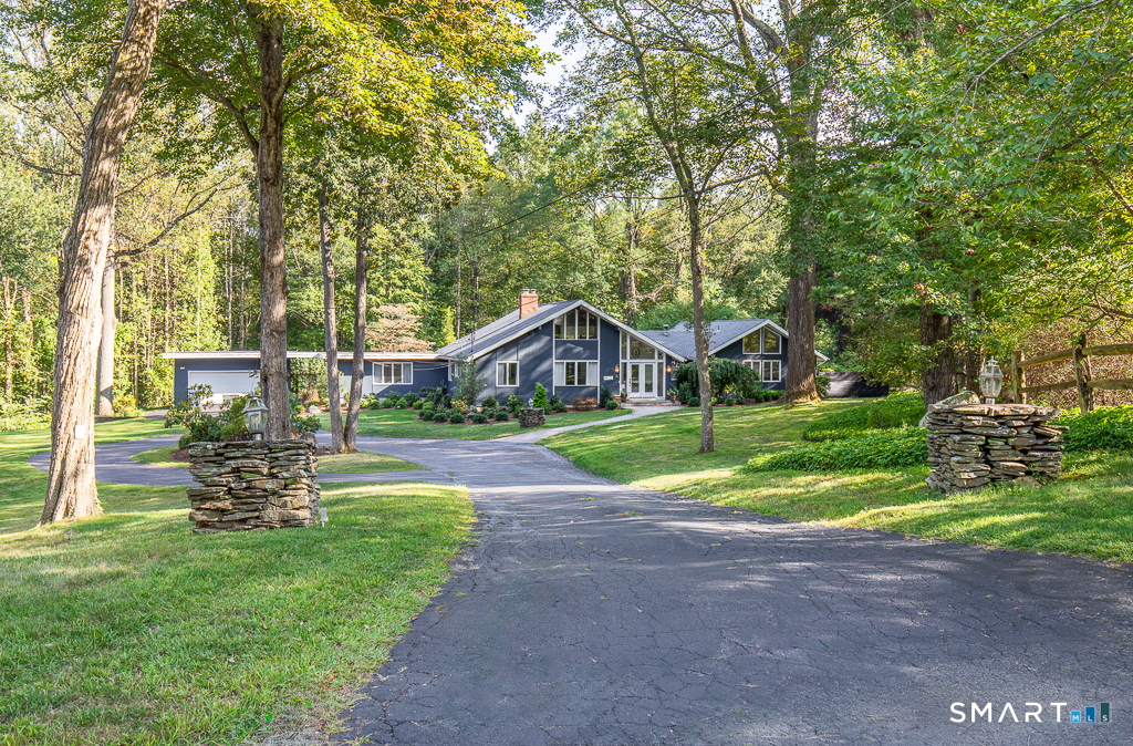 5 Mohawk Lane Woodbridge, CT 06525 - Photo 4 of 48