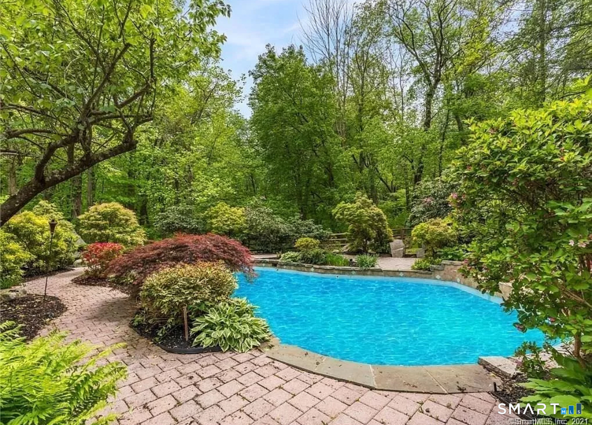 5 Mohawk Lane Woodbridge, CT 06525 - Photo 9 of 48