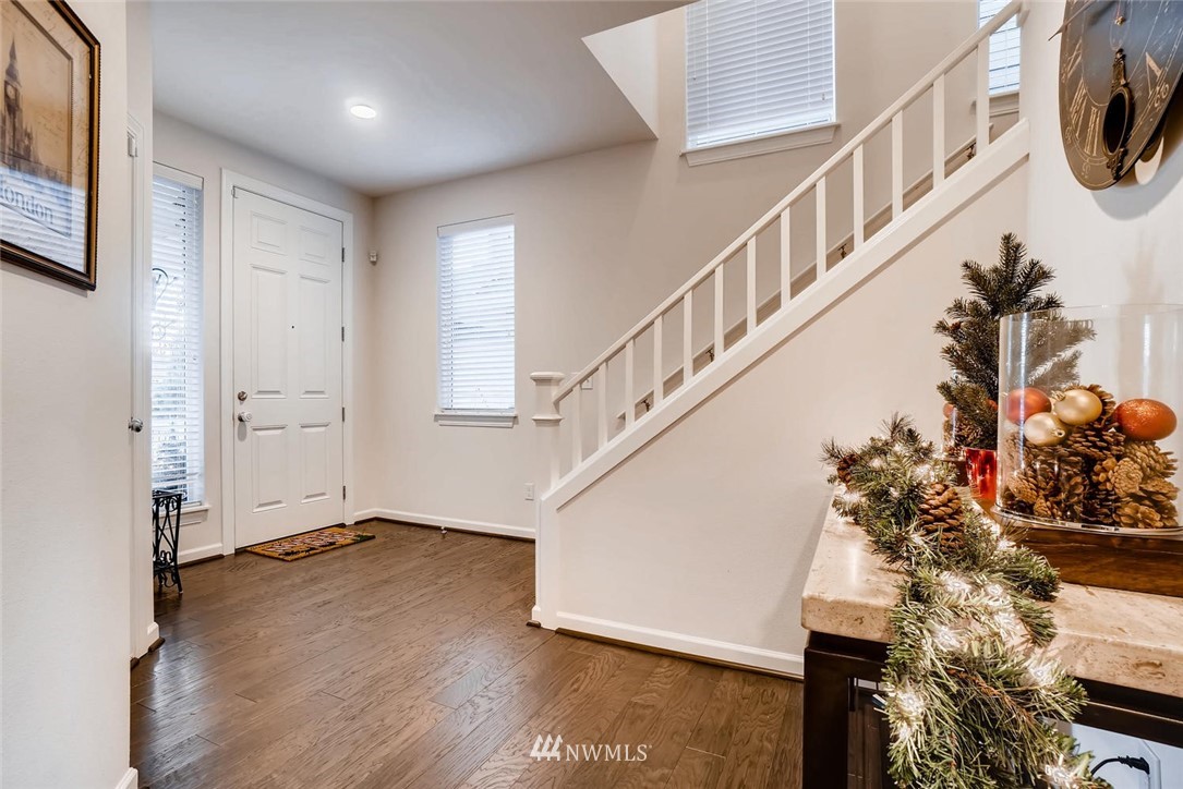 3702 198th Place Southeast Bothell, WA 98012 - Photo 2 of 25 Gallery Image 2